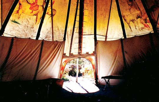 Voyage sur-mesure, Site amérindien avec tipis